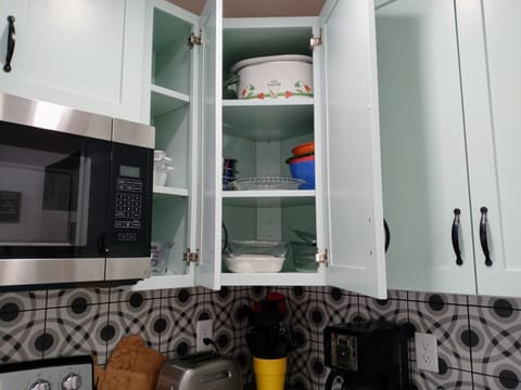 Crock Pot and bakeware.