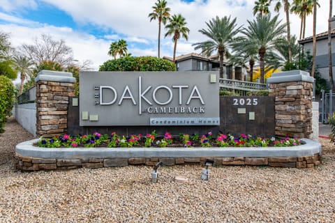 Great location - convenient to freeways 10 min to Old Town Scottsdale