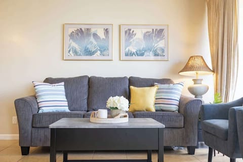 Living room with pull-out sleeper sofa 