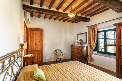 agriturismo-la-papessa-chianti-san-donato-farmhouse-gardenia-bedroom