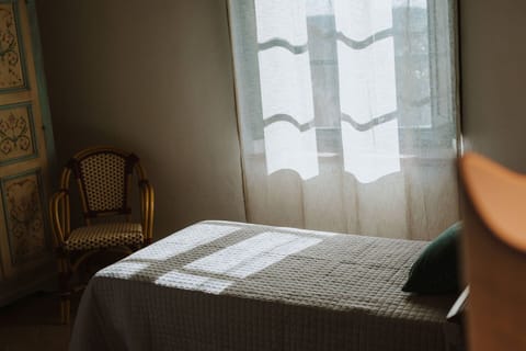 agriturismo-la-papessa-chianti-san-donato-farmhouse-rododendro-bedroom