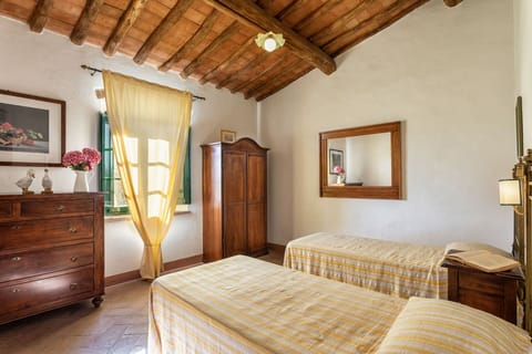 agriturismo-la-papessa-chianti-san-donato-farmhouse-oleandro-bedroom