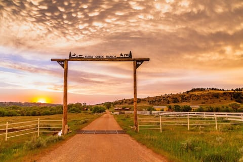 Kara Creek Ranch working cattle ranch with great views and quiet nights!