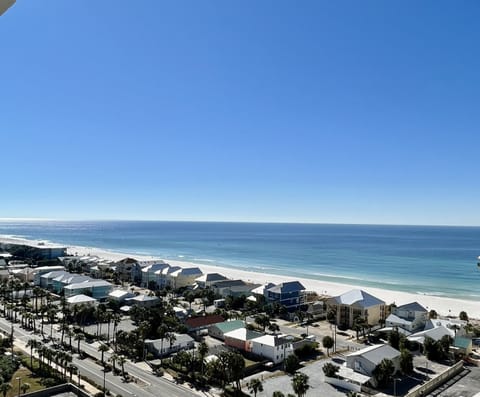 Gorgeous views of the gulf from spacious balcony 