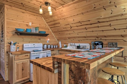 Kitchen | Well-Equipped | Basic Cooking Essentials Provided