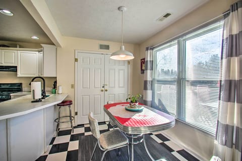 Kitchen | Dishware/Flatware