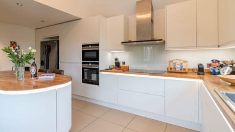 Kitchen, Woodside Cottage, Bolthole Retreats