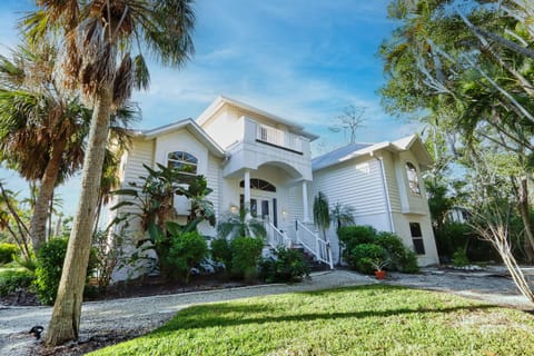 Front of Sanibel Fitz You