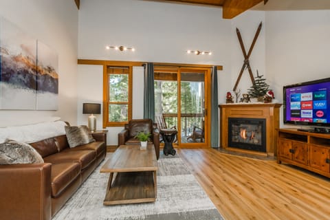 Tahoe Alpenglow Properties - Golden Pine Place at Northstar