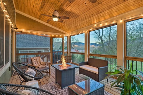 Black Mountain Vacation Rental | 4BR | 3BA | 3 Stairs to Access | 1,713 Sq Ft