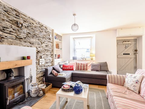 Characterful living area | Sunny Shores - Aberlovely Holidays, Aberdovey