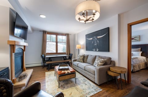 Living Room, Room, Indoors, Flooring, Couch