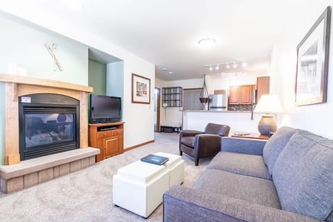 Couch, Furniture, Living Room, Indoors, Room
