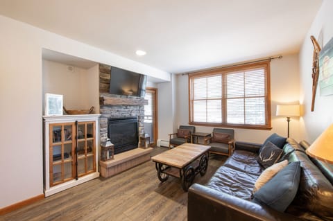 Flooring, Hardwood, Living Room, Room, Indoors