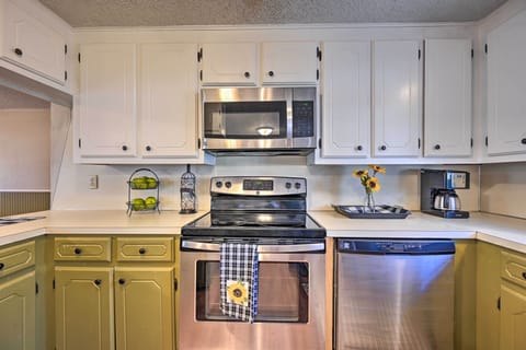 Kitchen | Drip Coffee Maker