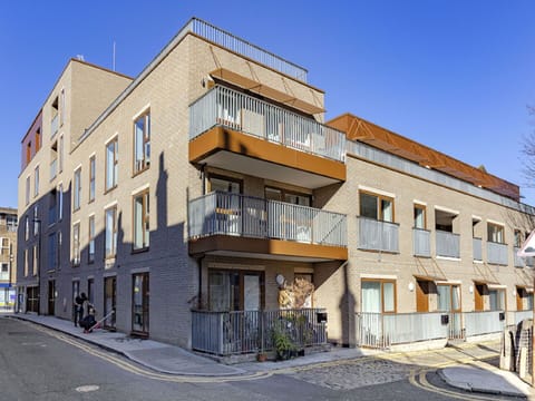 Sky, Building, Property, Window, Urban Design, Plant, Condominium, Residential Area, Tree