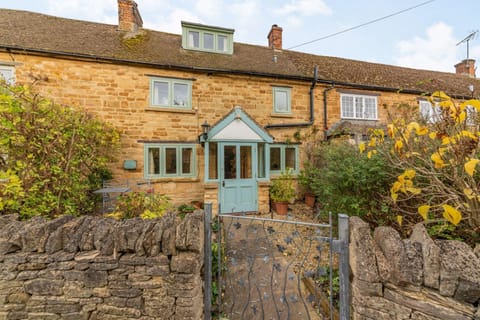 Cosy Corner - StayCotswold