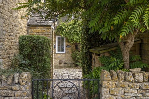 Lavender Cottage - StayCotswold