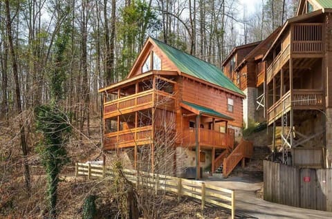 Exterior Cabin View!