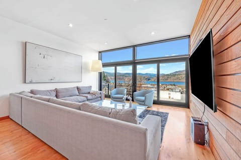 Living room with views of Columbia River