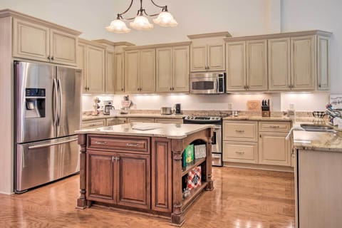 Kitchen | Drip Coffee Maker | Toaster | Knife Set