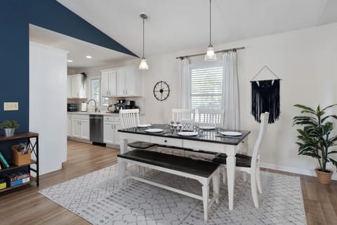 Dining area, seating for 6.