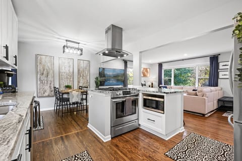 Kitchen and dining area.