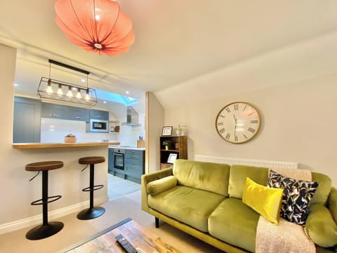 Open plan living space | The Corner Barn, Cirencester