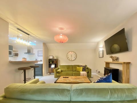 Open plan living space | The Corner Barn, Cirencester