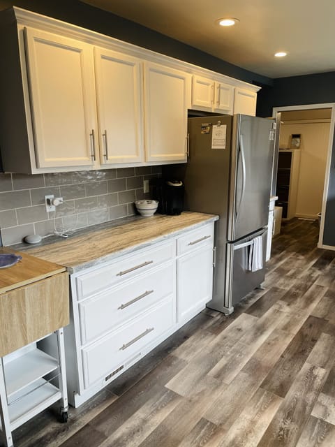 Refrigerator with Ice Maker