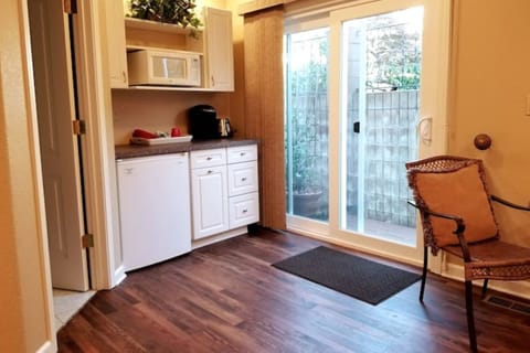 Private Terraced Garden Suite - #1 Favorite ★★★★★ Villa in Castro Valley