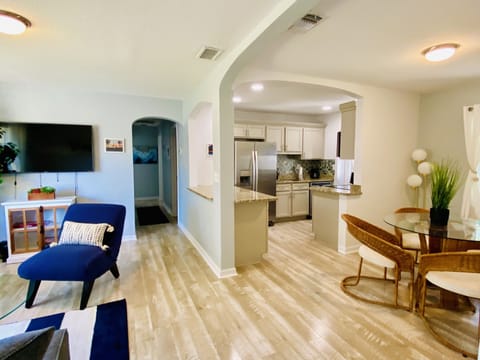 Great family space and family dinners. 