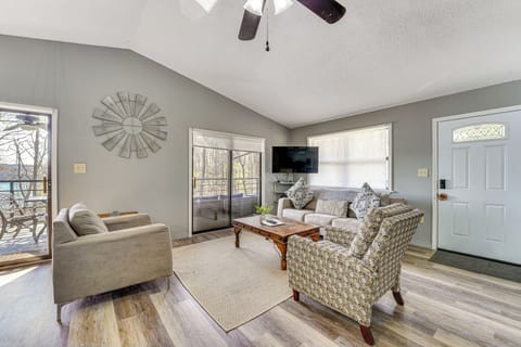 Golden Vacation Rental | 4BR | 2BA | Stairs Required | 2,300 Sq Ft | 2 Stories