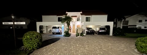 Unit is located on the bottom right.