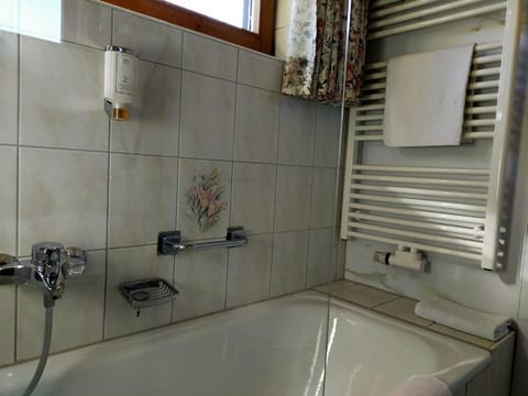 Double room - Pension Edelweiss Bischof KG Bed and Breakfast in Fontanella