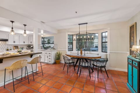 Dining area for 10 between the two seating areas