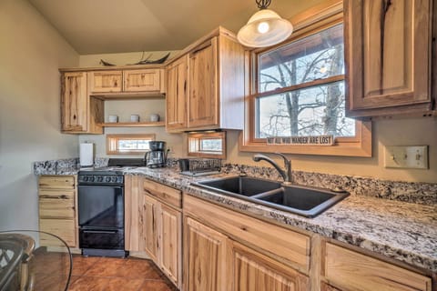 Well-Equipped Kitchen | Microwave