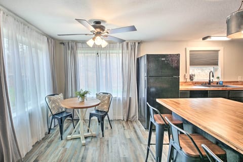 Kitchen | Breakfast Bar