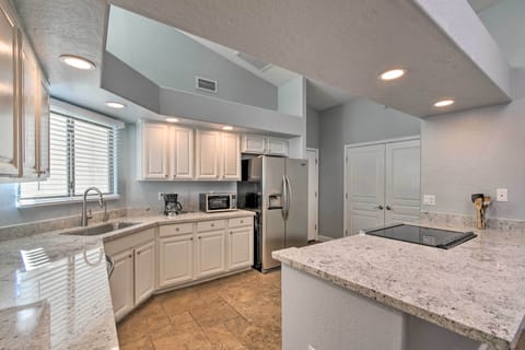 Kitchen | Fully Equipped | Cooking Basics | Coffee Maker & Coffee Grinder