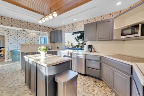 Savor the joy of cooking in a kitchen designed for convenience and creativity. 🍳❤️