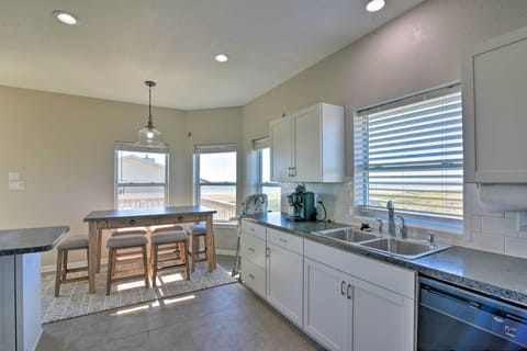 Kitchen | High Chair | Dishware Provided