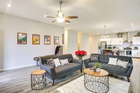 Living Room | Central Heating & A/C | Smart TV | Free WiFi