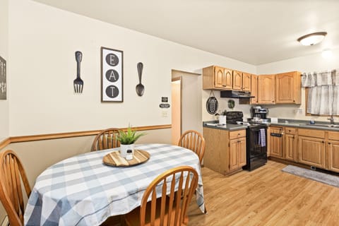 Spacious kitchen to cook for yourself and your group 