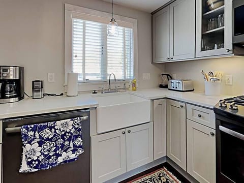 Fully functional kitchen