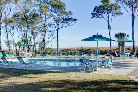 Oceanfront with pool!