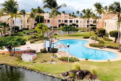 Oasis with a swimming pool in our complex. Enjoy the sun, water and relaxation