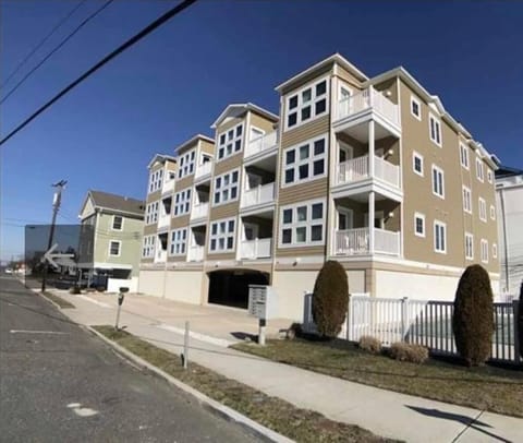 Waterway Condos 415 E orchid Rd Unit 101