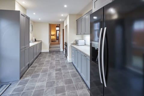 The Townhouse @ Scarborough - Host & Stay