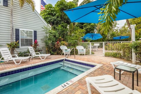 Shared Pool & Lounge Chairs
