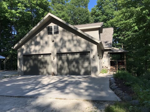 2+ car garage with heated floors